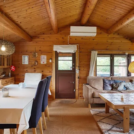 6 Person In Dannemare-by Traum *