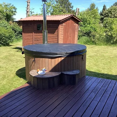 6 Person In Dannemare-by Traum * Dannemare